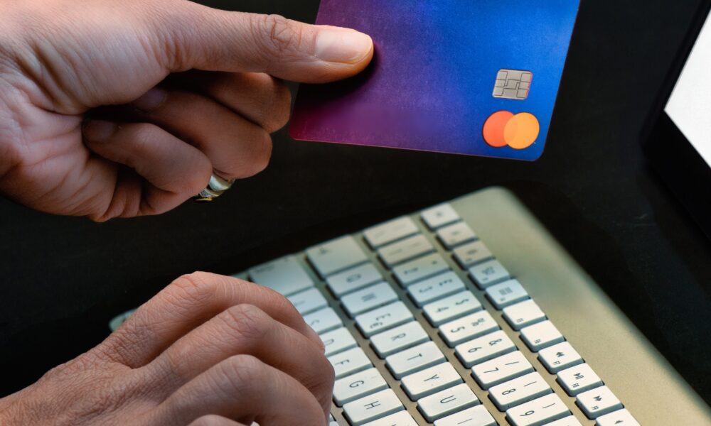 Cum reîncarci o cartelă PrePay online în siguranță