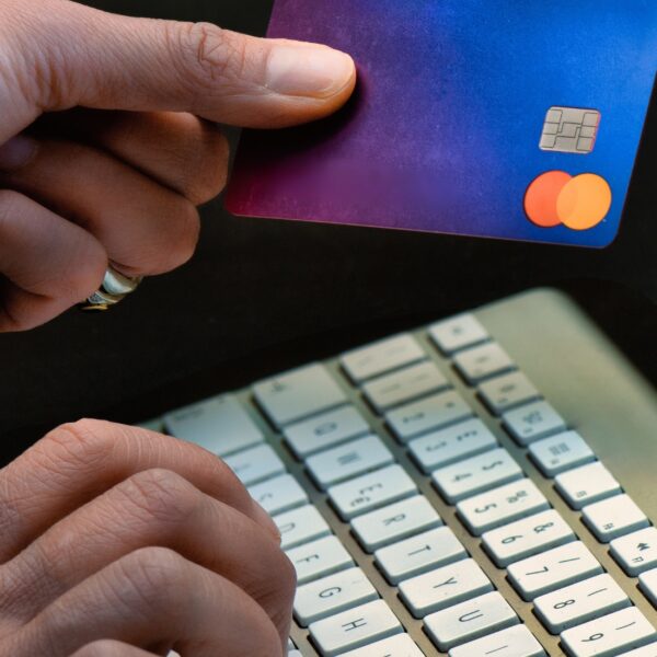 Cum reîncarci o cartelă PrePay online în siguranță